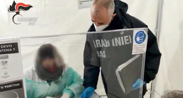 Vaccini anti-covid scaduti al posto delle bibite, l’inquietate scoperta dei Nas nella mensa di un ospedale