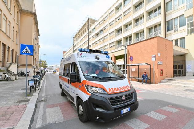 Una donna è stata aggredita con un mattone in testa a Pesaro