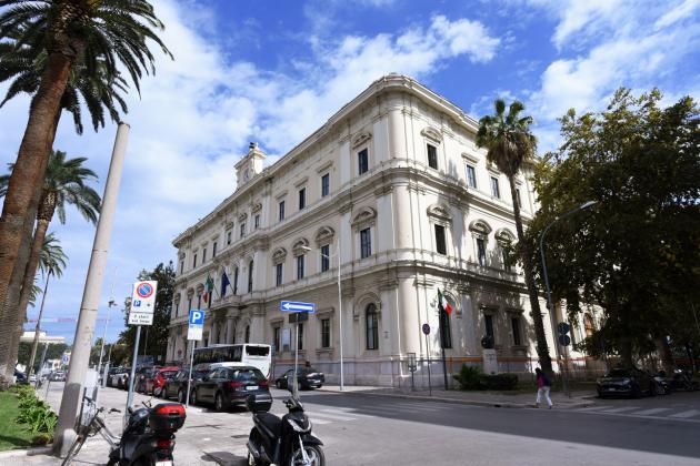 Banca Popolare di Bari, ok al bilancio 2022, perdita ridotta a € 45 mln. Prorogata la nomina del cda