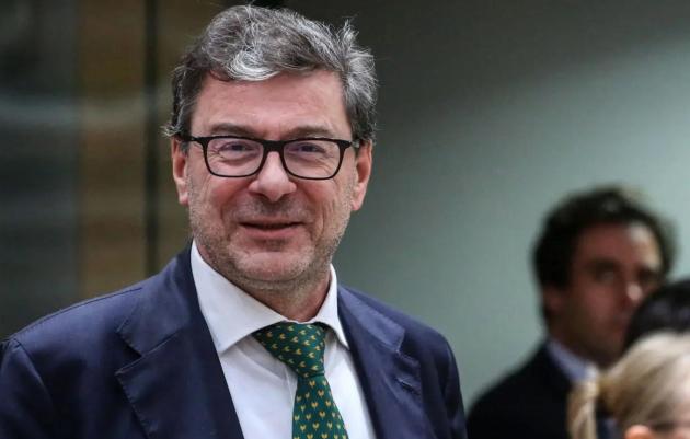 Fringe benefit, la proposta di Giorgetti: "Soglia più alta per chi ha figli". Meloni incontrerà i sindacati