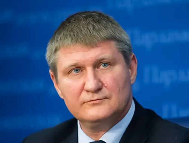 Attentato a Putin, il deputato russo Mikhail Sheremet: "Bombardare la residenza di Zelensky"
