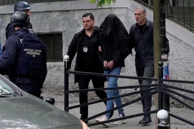 Sparatoria a Belgrado, il killer non andrà in carcere. "Ha ucciso anche alla ragazzina di cui si era innamorato"