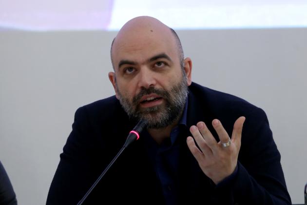 Il Partito Democratico vuole candidare Roberto Saviano alle prossime elezioni europee. ESCLUSIVA 