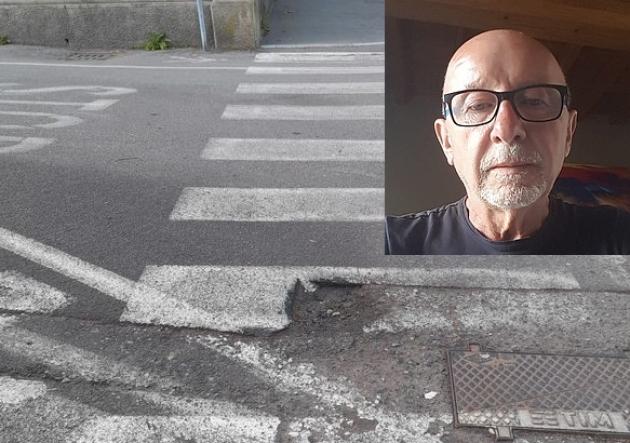 Barlassina, pensionato ripara una buca: quasi 900 euro di multa. L'incredibile storia in Monza Brianza