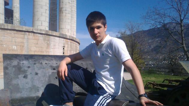 Traian Calancea, 24 anni, morte improvvisa 10 giorni dopo vaccino Pfizer. Procura chiede archiviazione ma giudice dispone nuove indagini