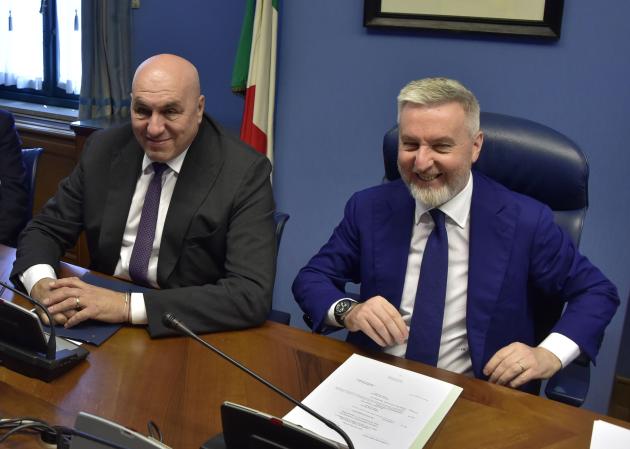 Armi all'Ucraina, arriva il settimo pacchetto di "aiuti" militari. L'annuncio di Crosetto al Copasir, a Kiev difese anti aeree