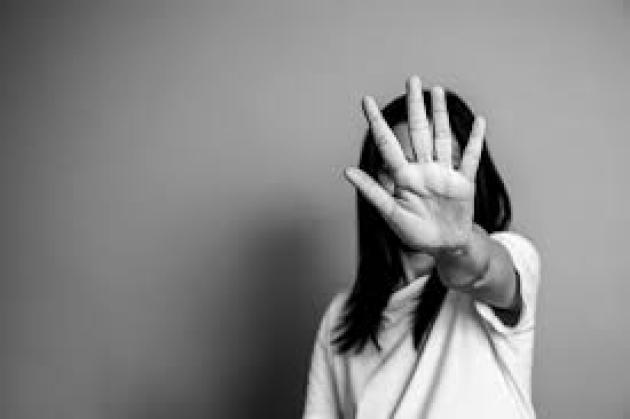 Violenza sulle donne: Consiglio dei ministri approva Ddl. Braccialetto obbligatorio e “cartellino giallo” per gli uomini violenti