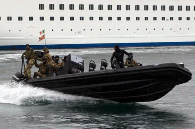 Nave turca della Galata Seaways liberata davanti Napoli dalle forze speciali del San Marco e degli incursori del COMSUBIN. Era stata sequestrata da 15 migranti  