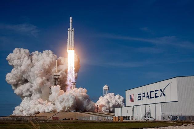 Il Vaticano lancia lo Spei Satelles, il suo primo satellite. Trasportato da uno dei razzi Falcon 9 di Elon Musk