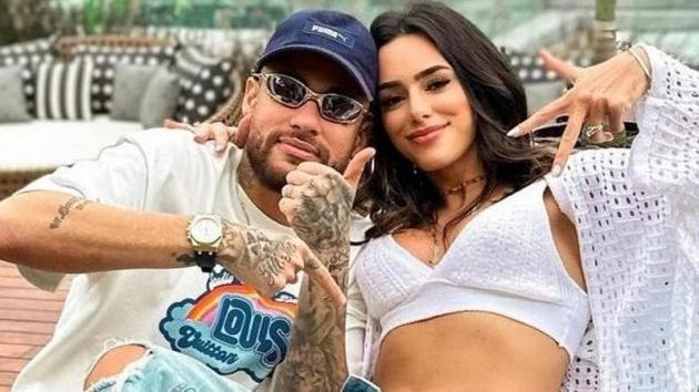 Neymar, può tradire la fidanzata ma senza bacio