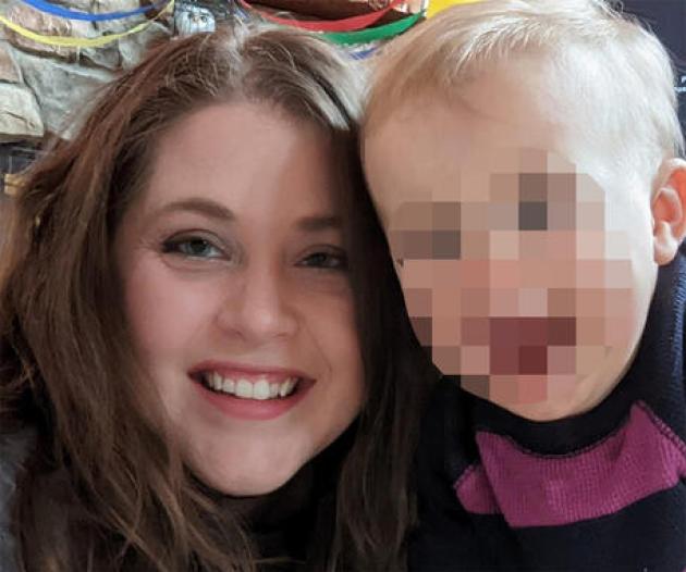 Ohio, bambino di 2 anni uccide la madre Laura Ilg ed il fratellino di 33 settimane che portava in grembo con un colpo di pistola