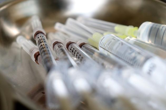 “Vaccini Covid a mRNA causano malattie cerebrali degenerative, progressive e mortali" - lo STUDIO dell’Università di Oxford