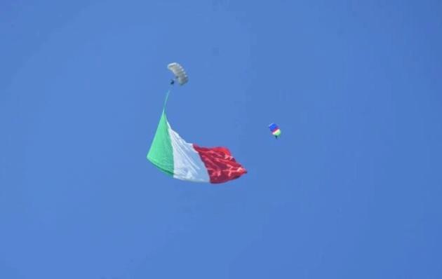 Raduno paracadutisti