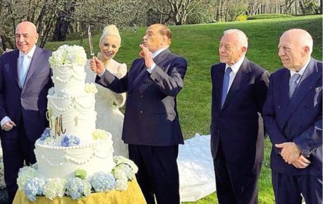 Testamento di Berlusconi, gli amici dimenticati dal Cavaliere: Letta e Confalonieri in silenzio stampa ma a Dell’Utri 30 mln