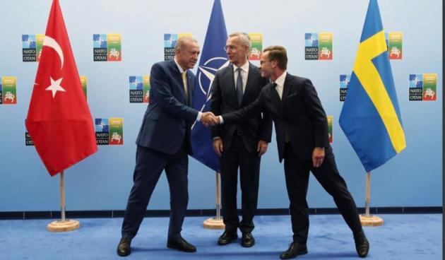 Svezia nella Nato, ok di Erdogan: Stoccolma appoggerà la libera entrata di merci e cittadini turchi in UE; ora manca solo l'appoggio dell'Ungheria