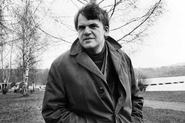 Addio a Milan Kundera, morto a 94 anni lo scrittore autore del best seller l’insostenibile leggerezza dell’essere