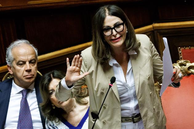 Daniela Santanchè respinge le accuse: “Passo indietro? Non capisco perché, dai giornali solo bugie, querelerò tutti”