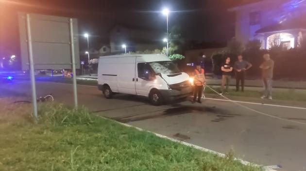 Garbagnate Milanese, due 15enni in bici investiti sulle strisce da romeno ubriaco e senza patente: uno è morto, l’altra è grave