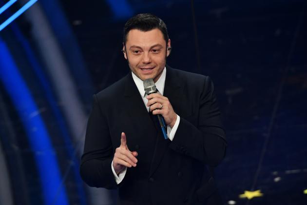 Tiziano Ferro e il nodulo alle corde vocali, l’annuncio sui social: “Dovrò operarmi, ci sarà tanto da recuperare”