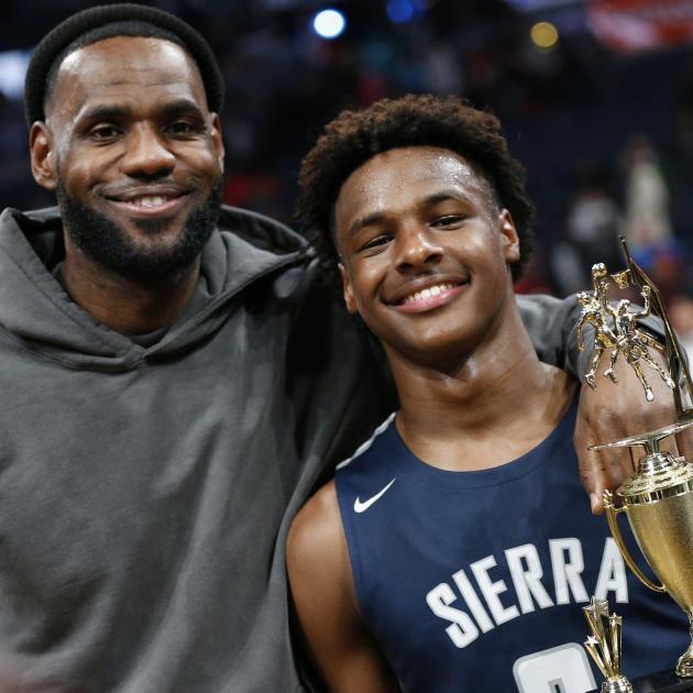 Bronny James, malore improvviso in allenamento per il figlio di LeBron James: arresto cardiaco, è stabile