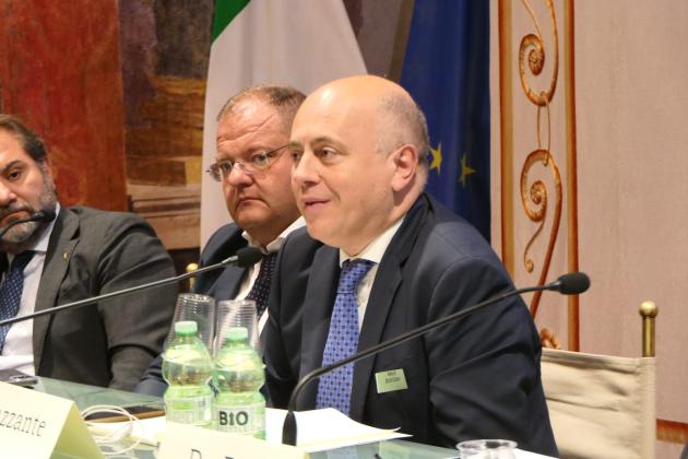 Fake news. Ruben Razzante, Docente di Diritto dell’Informazione all’Università Cattolica di Milano: “Coltivare pluralismo e confronto tra le fonti”