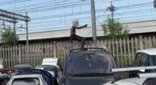 Mestre: ladro scavalca ogni giorno il cancello di una carrozzeria per rubare ogni oggetto che trova