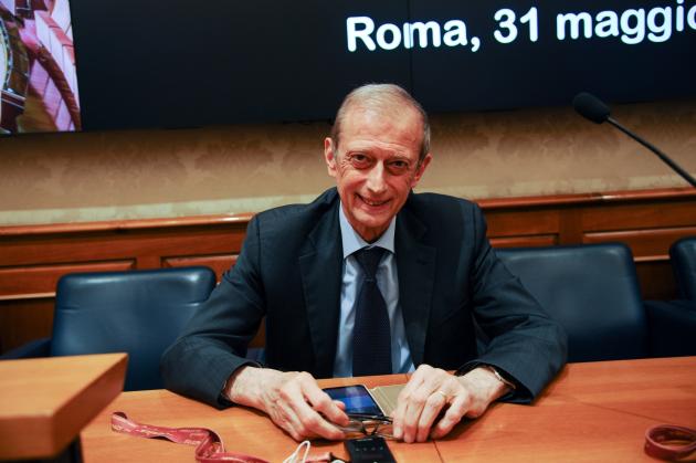 Per Piero Fassino ancora guai in vista relativi al furto del profumo in aeroporto
