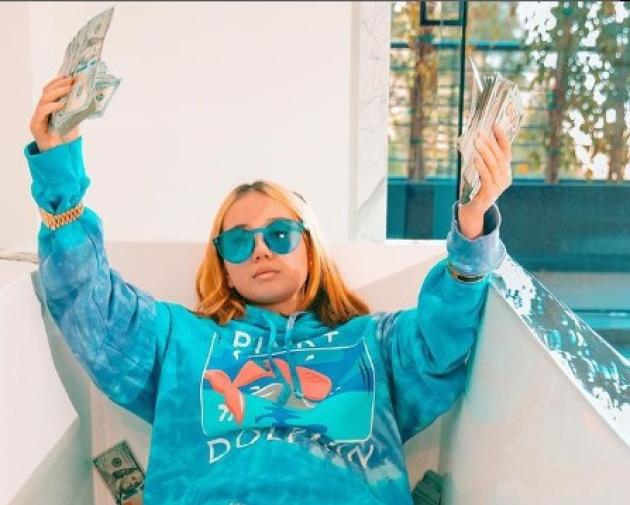 Lil Tay, morta controversa star dei social 14enne, con lei il fratello Jason di 21: “morte improvvisa e tragica”