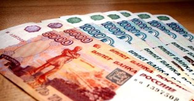 Russia, Banca Centrale rialza i tassi di interesse dall'8,5% al 12% per contrastare il crollo del rublo