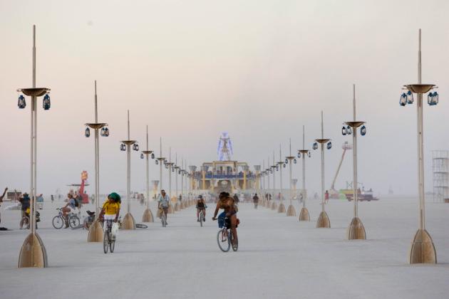 Burning man, torna in Nevada l'evento più atteso dell'anno dagli uomini (e donne) dallo spirito libero e  grosso conto in banca