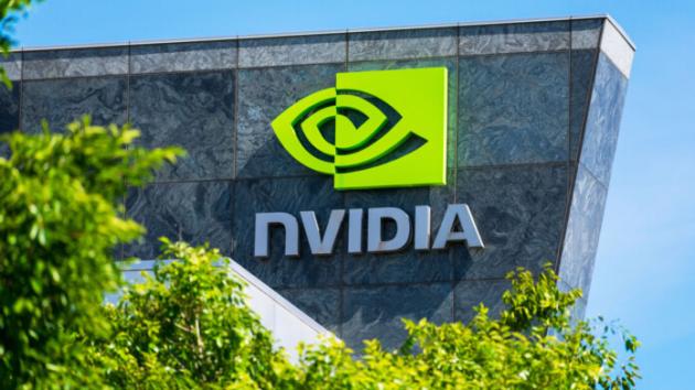 Nvidia, stasera la pubblicazione dei dati trimestrali a Wall Street: +220% e $ 1000 mld di capitalizzazione per l'azienda