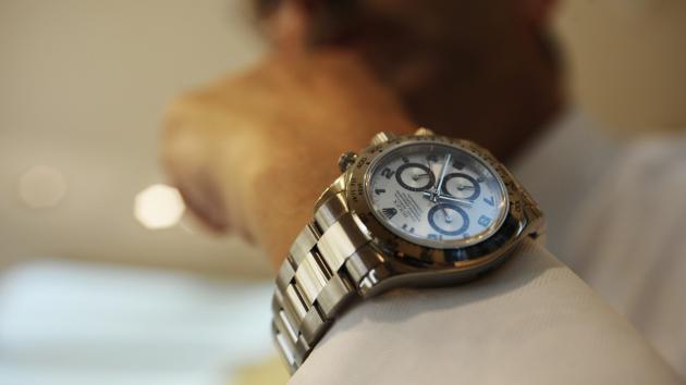 Rolex compra Bucherer, uno dei più grandi rivenditori di orologi al mondo. Terremoto nel settore lusso.