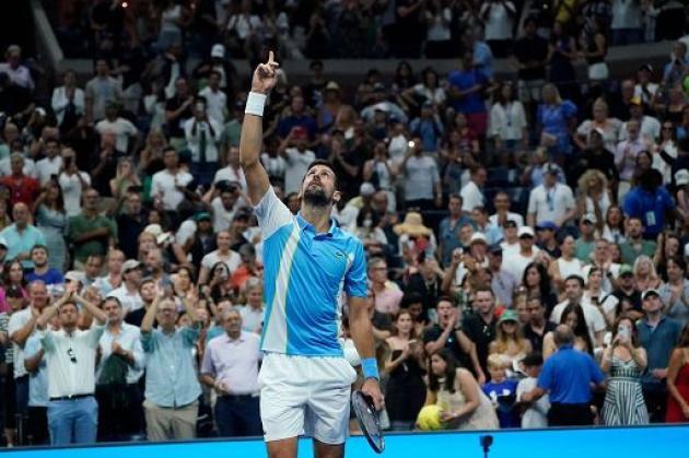 Novak Djokovic vince gli US Open, Medvedev ko, centrato il 24° Slam: “mai pensato di fare la storia”