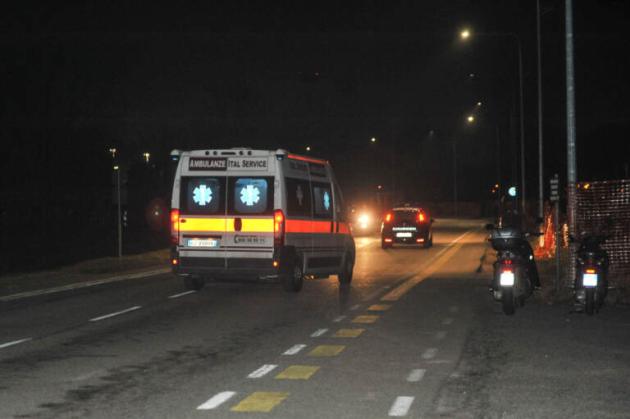 Portogruaro, bimbo di 18 mesi trovato in strada con il cranio schiacciato, morto in ospedale, mistero sulla dinamica
