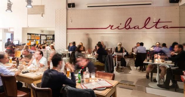 Onu, Meloni diserta Consiglio con Zelensky, snobba Biden a cena e va in pizzeria: “Non servivano altre foto”