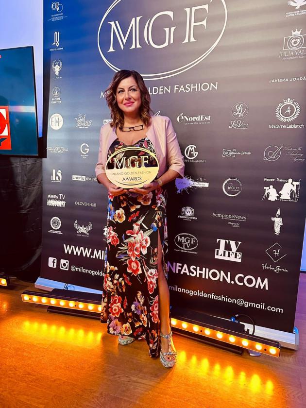 Consegnato il Golden Award Comunicazione Internazionale alla giornalista della stampa estera e presidente dell’Associazione culturale Occhio dell’Arte Aps, Lisa Bernardini