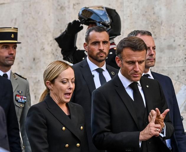 Incontro Meloni - Macron, sul tavolo un nuovo piano sui migranti: investimenti in Africa e rimpatri immediati