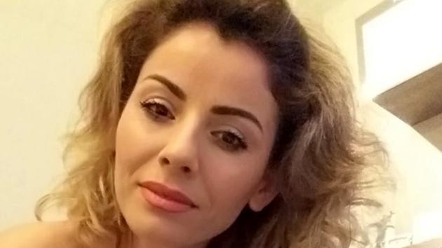 Femminicidio a Castelfiorentino, Klodiana Vefa uccisa in strada con 3 colpi di pistola alla testa, marito in fuga