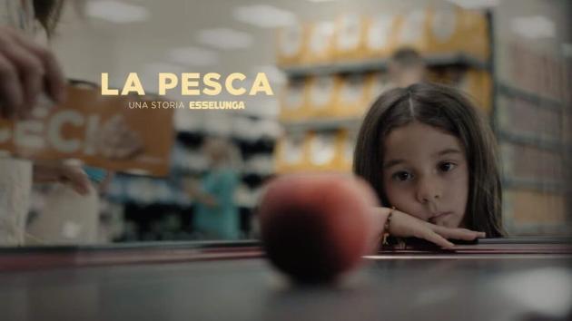 Spot Esselunga, il prodotto non è al centro del messaggio, la storia è soltanto disputa senza ritorno sugli scaffali