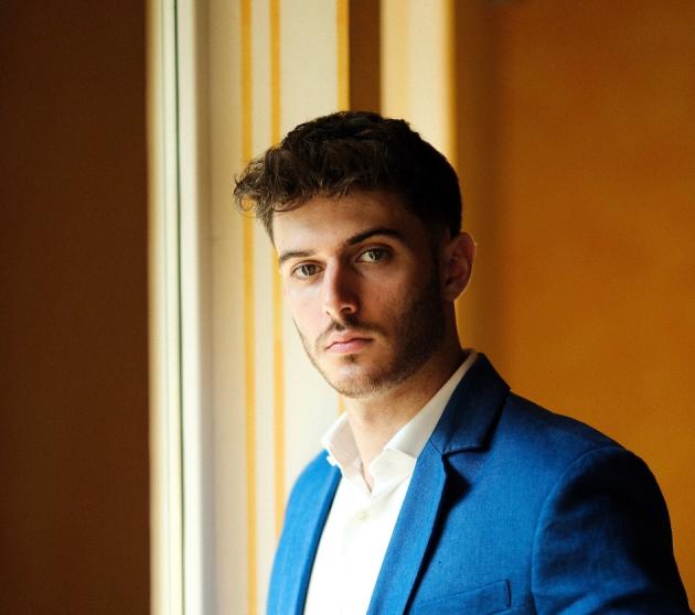 Riccardo Ruggeri: L'imprenditore che trasforma sogni in successi digitali, la chiave per il successo è nell’'E-commerce di prodotti digitali