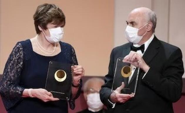Premio Nobel medicina 2023 ai due scienziati del vaccino Covid mRna Katalin Karikò e Drew Weissman