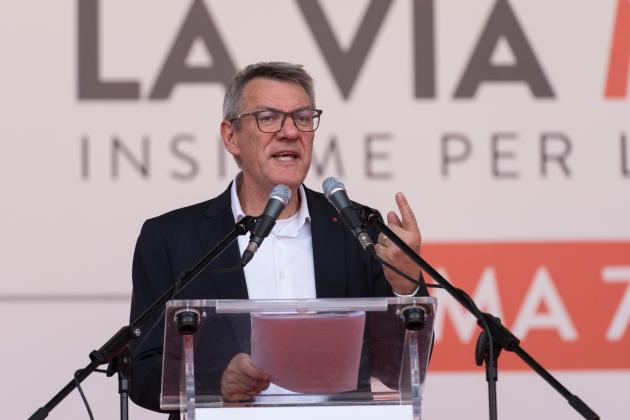 Manifestazione CGIL, Landini coi lavoratori, ma dov'era quando c'era il Green pass?