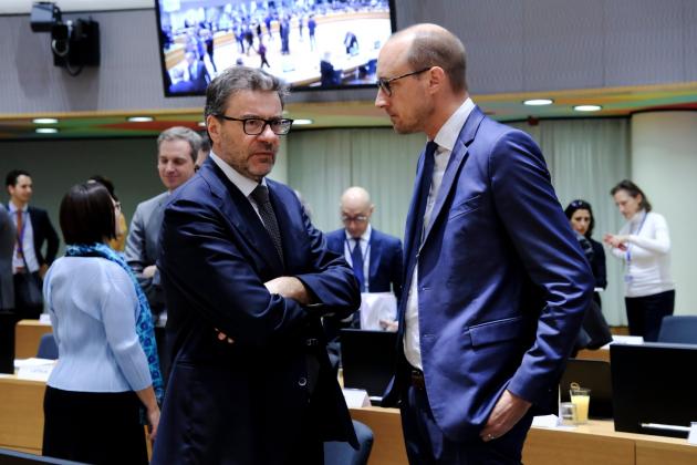 Patto di Stabilità, spaccatura tra i “rigoristi” Francia e Germania e Italia per "allentamento" del deficit al 5,4% (con debito record di 2.862mld) e Eurozona in contrazione