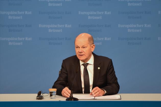 Migranti in Albania, Scholz appoggia l'accordo con l'Italia: "Lo seguiamo con attenzione, Tirana presto in Ue"