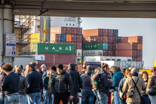Blanca, portuali di Trieste contro la fiction Rai: "Rappresentati come assassini, ma noi protestavamo seduti, non menavamo gli agenti"