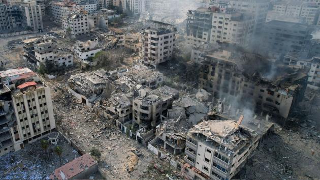 Gaza, Idf: "Preso il porto", in ospedale medici scrivono cartelle cliniche sul petto dei pazienti a terra, Onu: "Chiesta indagine su violazione diritto umanitario"