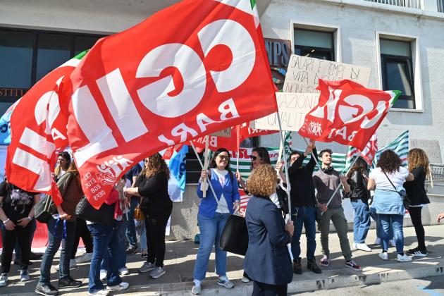 Sciopero generale 17 novembre 2023, orari e chi si ferma, Meloni: "Decisione di precettare condivisa e non politica, mediazione fra due diritti"