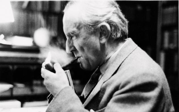 Tolkien di destra, una trovata demenziale e divisiva, che trova sfogo anche nella letteratura