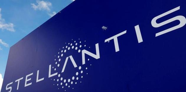 Stellantis, accordo col governo sulla produzione in Italia di un mln di veicoli ma a delle condizioni: incentivi, costo dell’energia più basso e addio alle norme sugli Euro 7