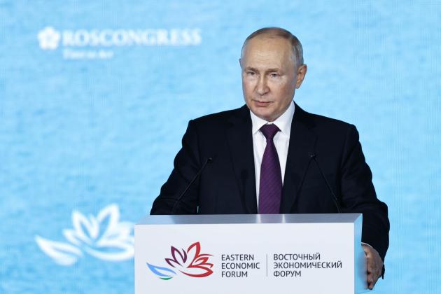 Elezioni presidenziali Russia 2024, Putin si ricandida e sfiderà il 17 marzo Nadezhdin (dx) e Duntsova (sx)